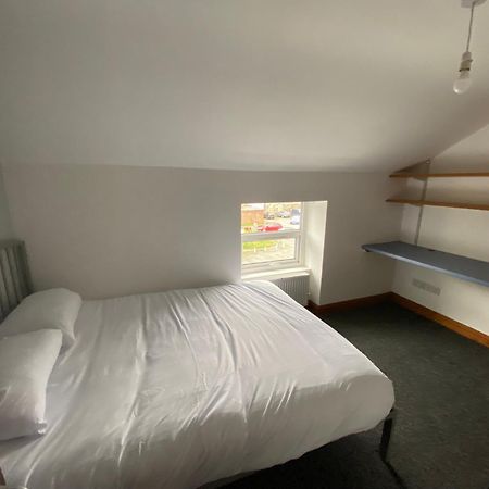 Room In A Shared House バンガー エクステリア 写真