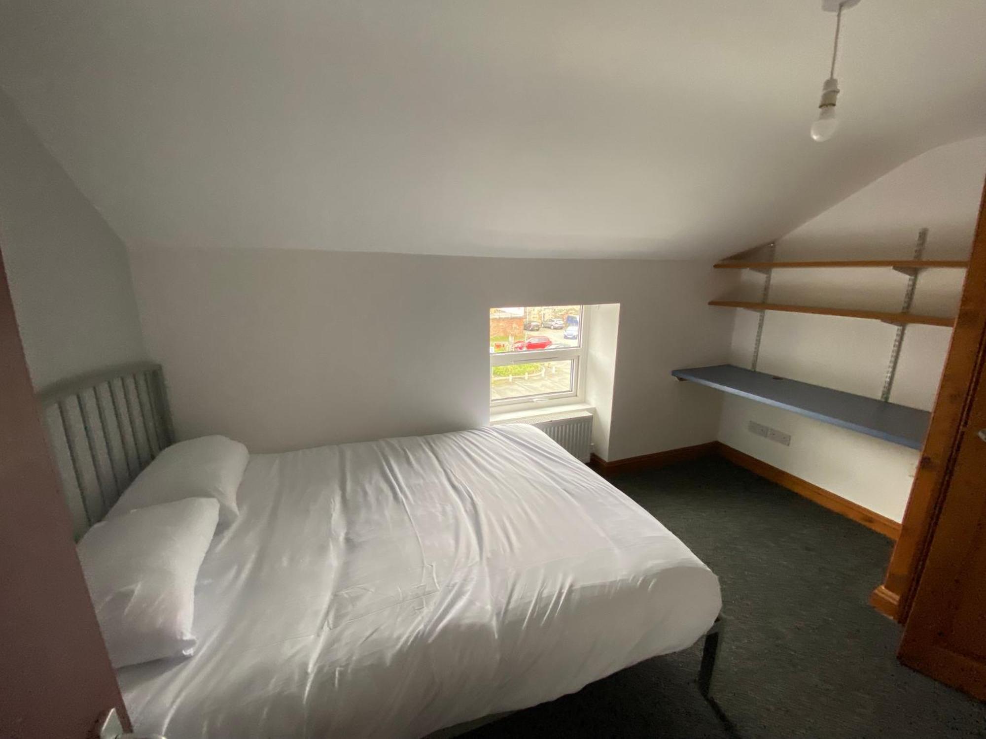 Room In A Shared House バンガー エクステリア 写真