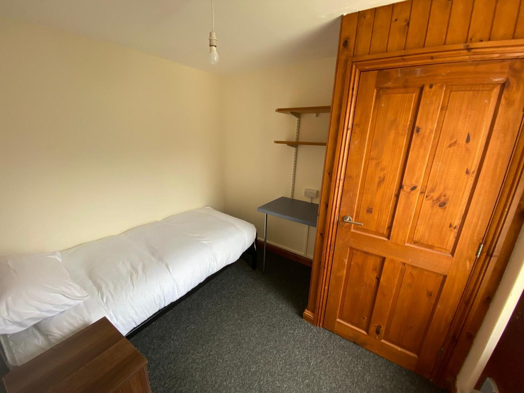 Room In A Shared House バンガー エクステリア 写真
